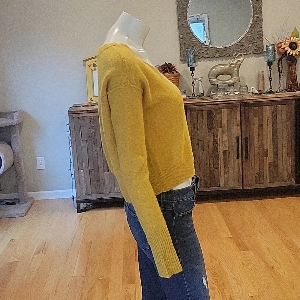 Free People V Neck 100% Cashmere Sweater with ribbed trim details
